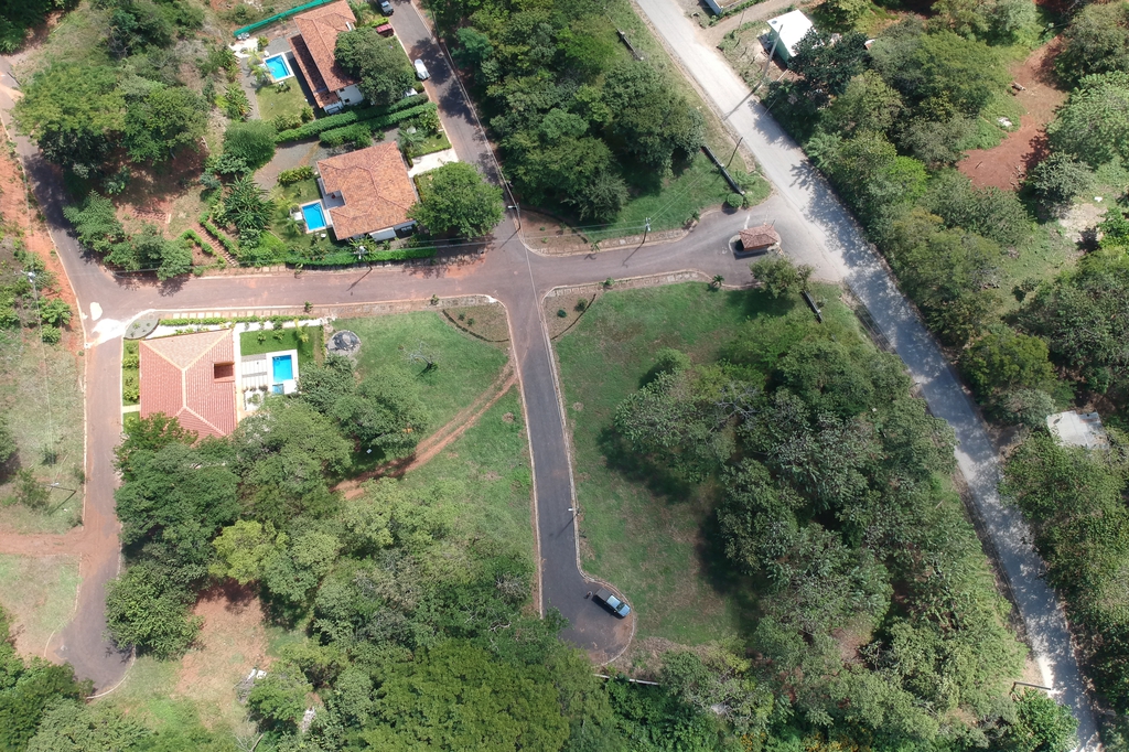 9000 sqft lot – 5 minutes from the beach! — Photo 1
