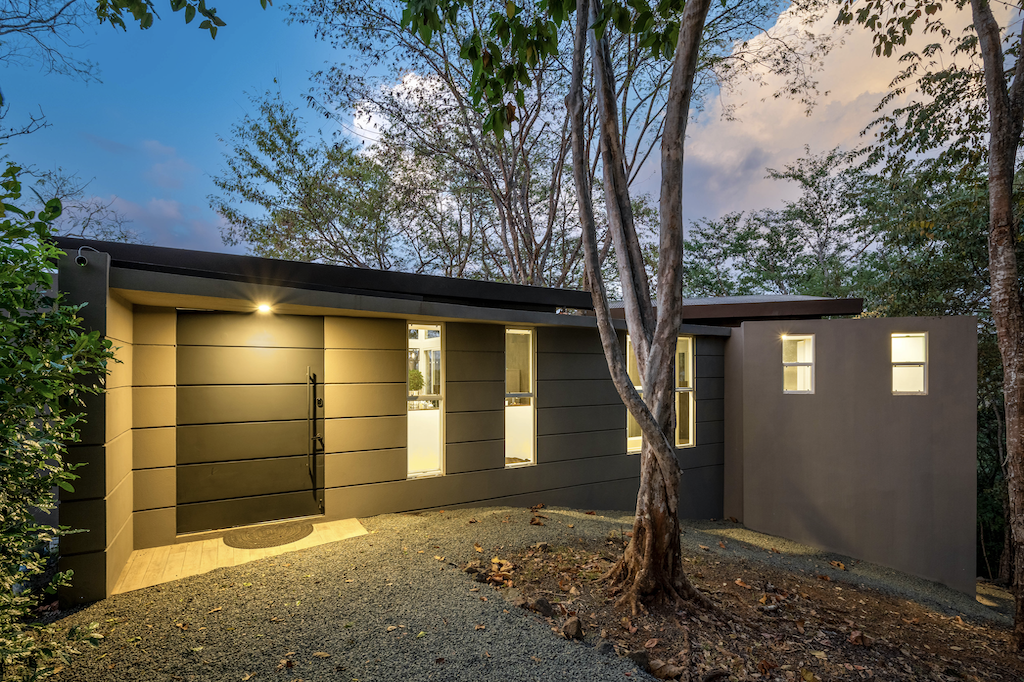 The Tree House ~ Modern Home with Independent Guest Apartment and Expansive Views — Photo 1