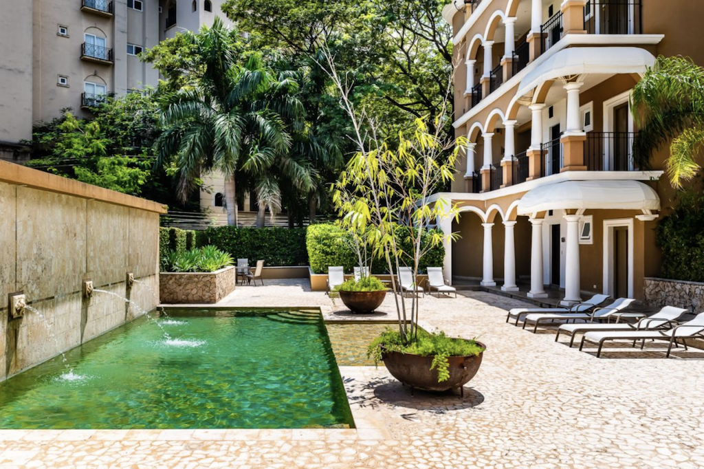 Bocaraca 4 ~ Spacious 3-Bedroom Condo Steps from Tamarindo Beach