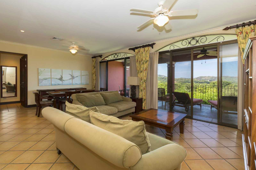 Beautiful ocean views from this incredible 4 bedroom condo in Reserva Conchal — Photo 1