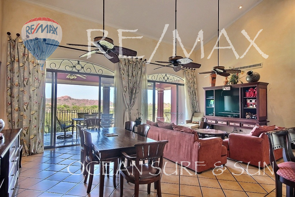 Bougainvillea penthouse #7209 in the luxury golf community of Reserva Conchal — Photo 1