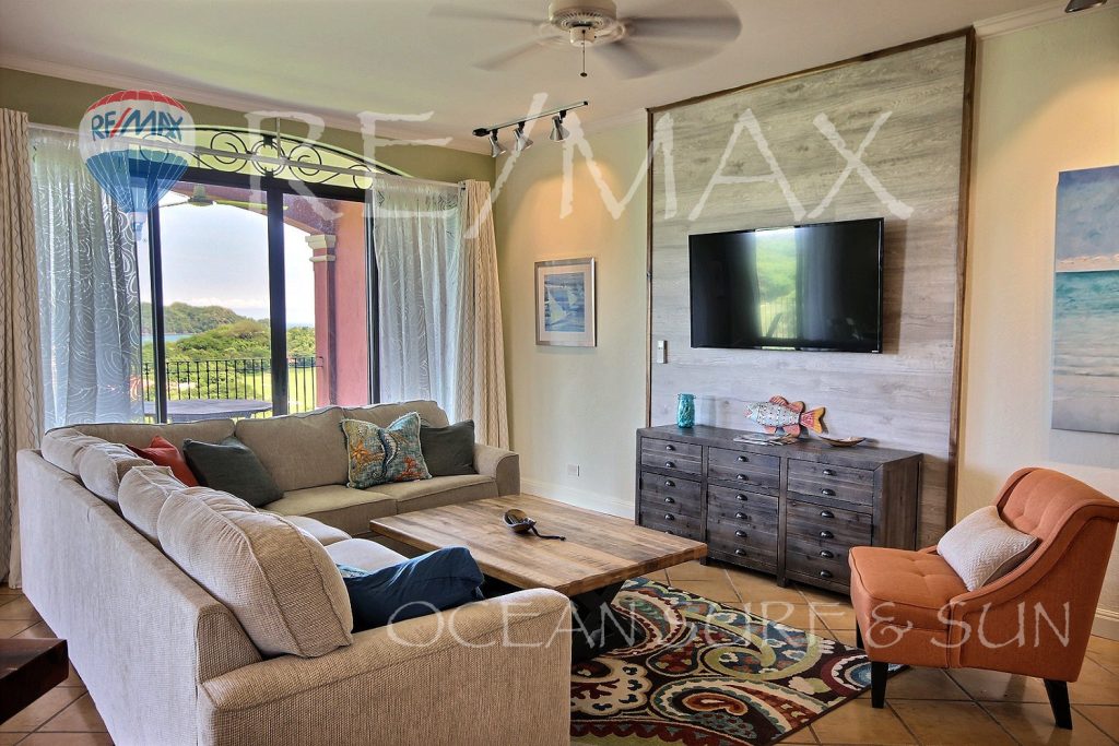 Bougainvillea in Reserva Conchal penthouse ~ completely renovated — Photo 1