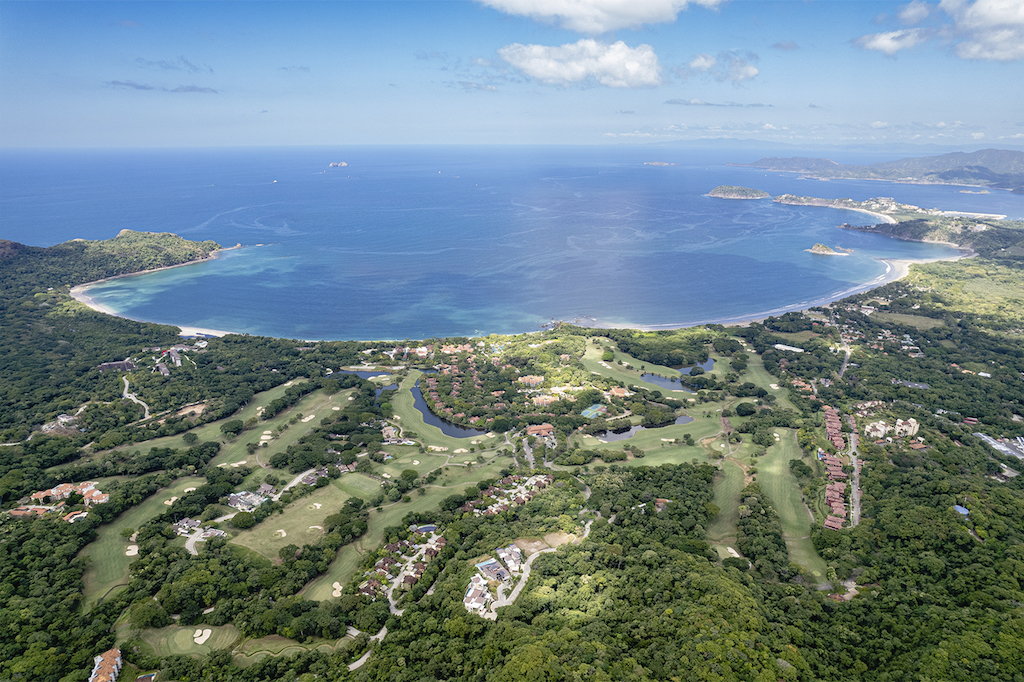 Carao T3-1 ~ Three Bedroom Unit in Pristine Conditions in Luxury Golf Community! — Photo 1