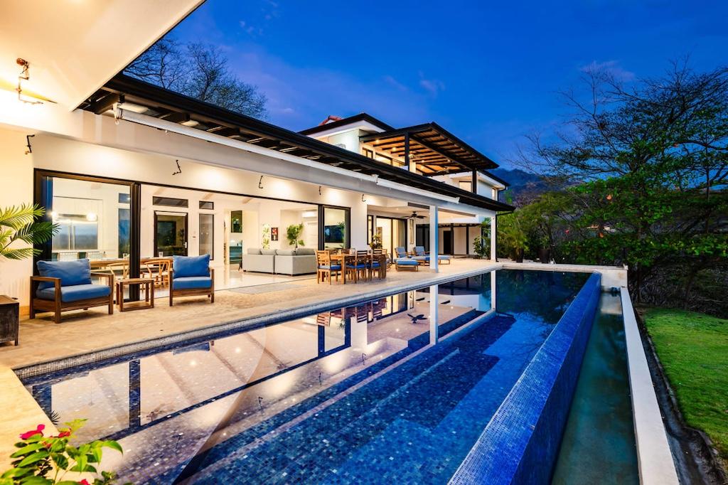 Casa Amor de La Vida ~ Dramatic Ocean Views from this 5 Bedroom Estate — Photo 1