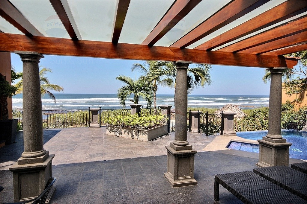 Casa Bendita ~ Oceanfront oasis of beauty and luxury in Playa Langosta — Photo 1