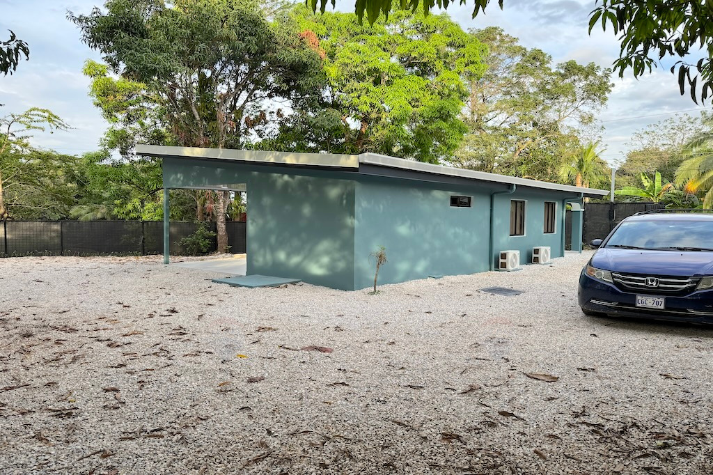 Brand New House 20 Minute Drive to the Beach Beautiful Property! — Photo 1