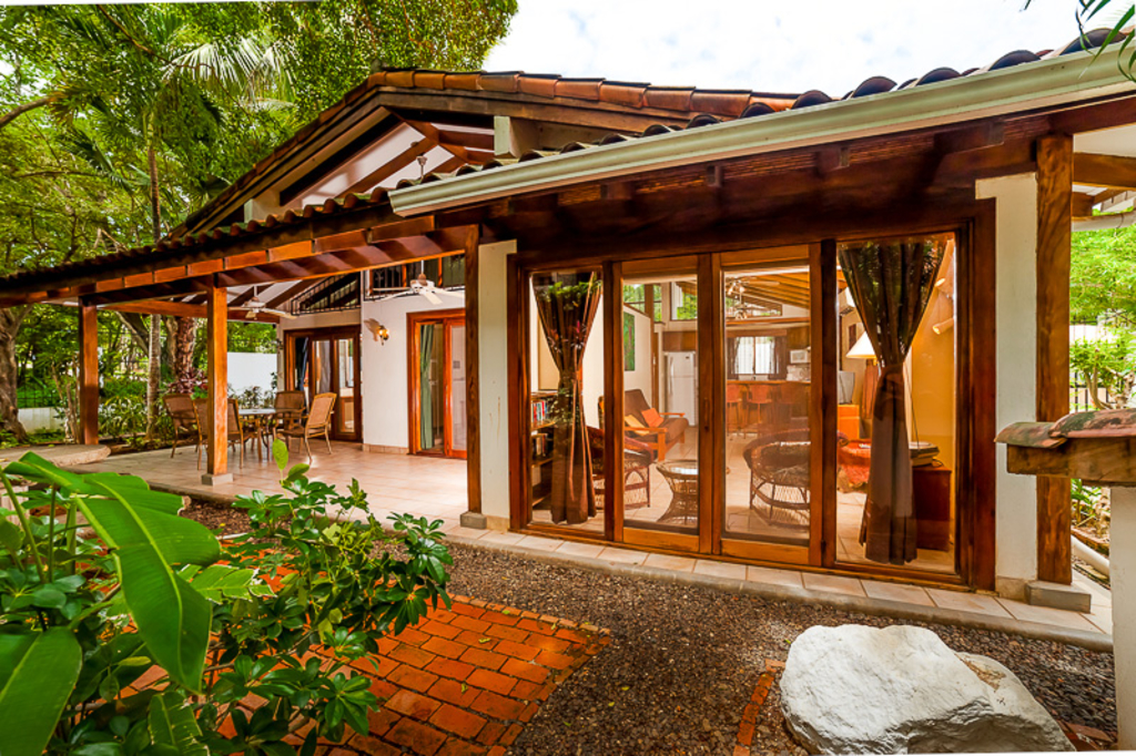 Casa Blanca Beach Cottage — Photo 1
