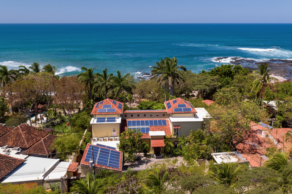 Casa de Luz ~ 7 Bedroom Beachfront Estate on the White Sands of Playa Langosta!