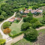 Colinas de Golf 20 ~ Mountain Views Top Floor Unit