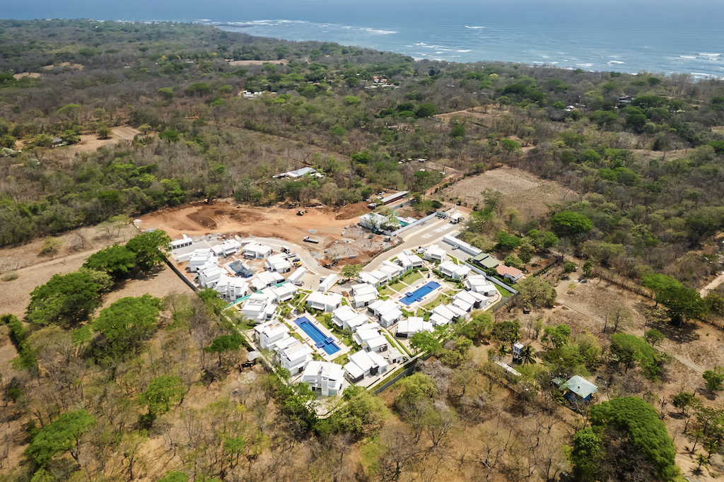 The Enclave B9 ~ 5-Bedroom Designer Villa with Pool Views