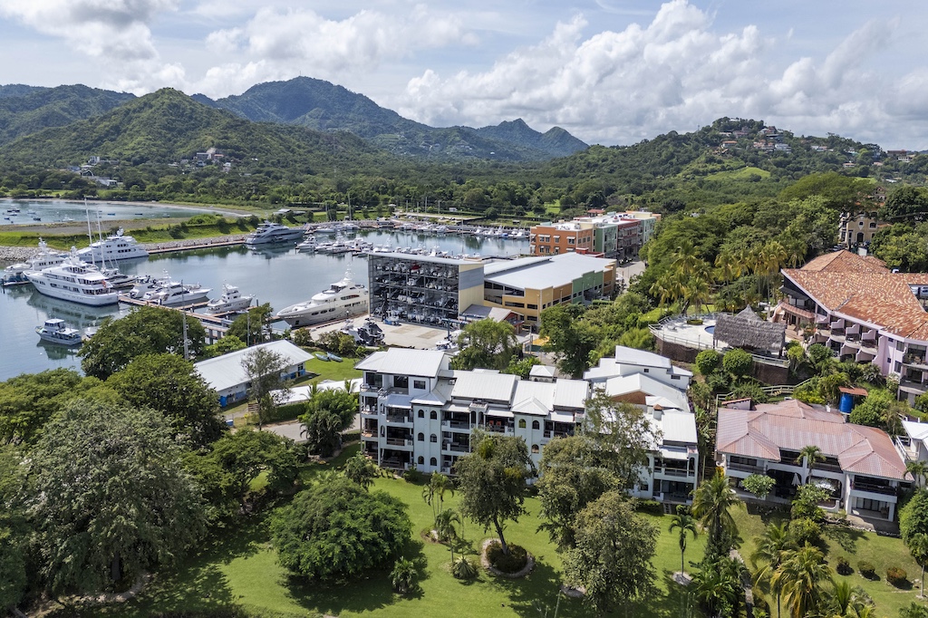 Flamingo Marina 606 ~ Ground-Floor Beachfront Condo Just Steps from the New Flamingo Marina
