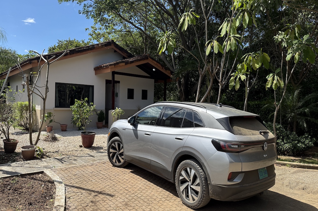 Loma Verde 14 ~ Beautiful 2-Bedroom Home in Gated Community Near Tamarindo
