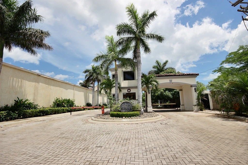 Move-In Ready 2-Bedroom Condo Minutes from Tamarindo Beach