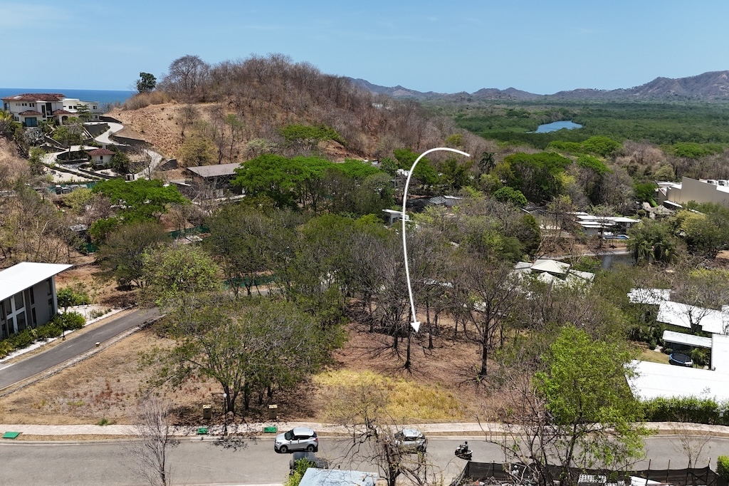 21B Prime Lot for Sale in Senderos, Tamarindo – Includes Renowned Architect Design and Plans