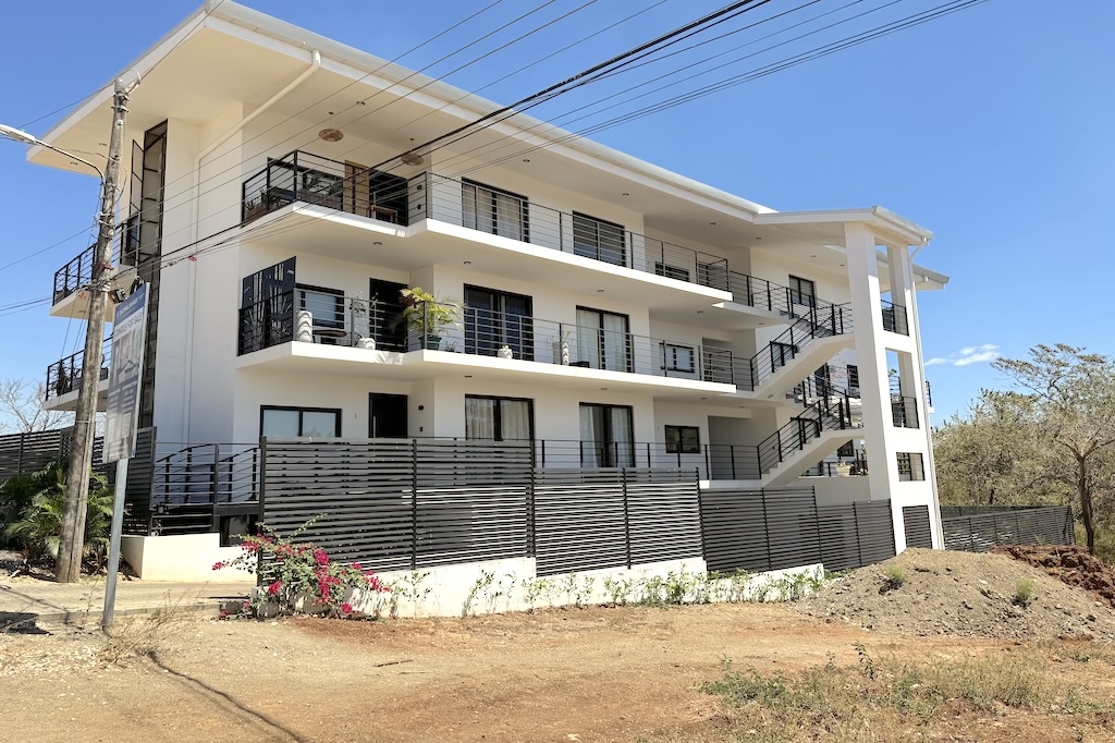 Tama Hills 6 ~ Modern 2-Bedroom Condo for Sale in Playa Tamarindo