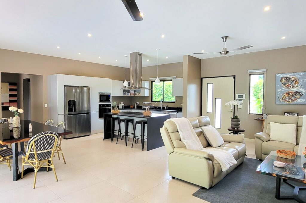 Private Estate in Black Stallion ~ 9,214m² | Casa Ma Vie La
