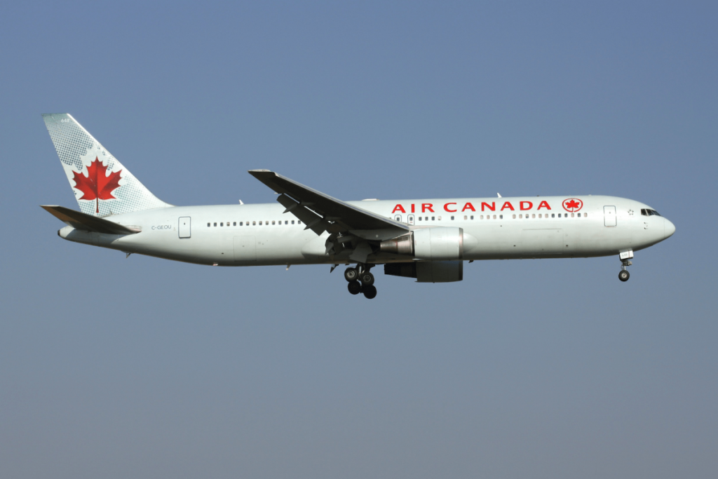 Air Canada plane to Costa Rica